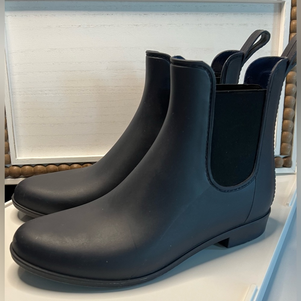 Navy blue J Crew rain boots Size 8